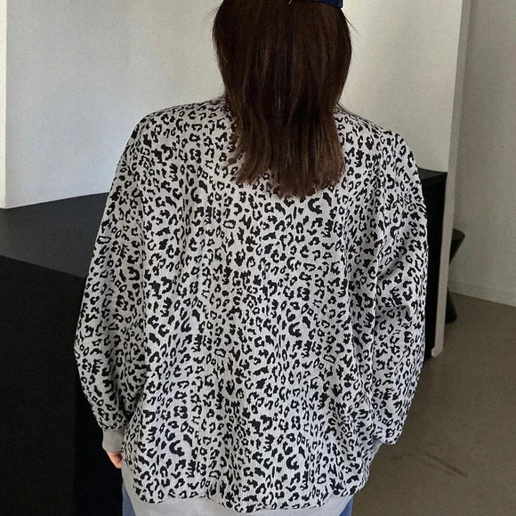 Grey Casual Women's Leopard Print Drop Shoulder Zipper Half Placket Sweatshirt - Picture 5 of 8